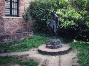 finestra, statua, verde, giardino, jolly, piante, erba, mattoni, piedistallo, monumento, alberi, scultura, casa, cespugli, bronzo, muro