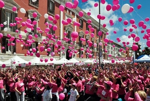 rosa, donne, palloncini, folla, cielo, manifestazione, palloni, case, bianco, cappelli
